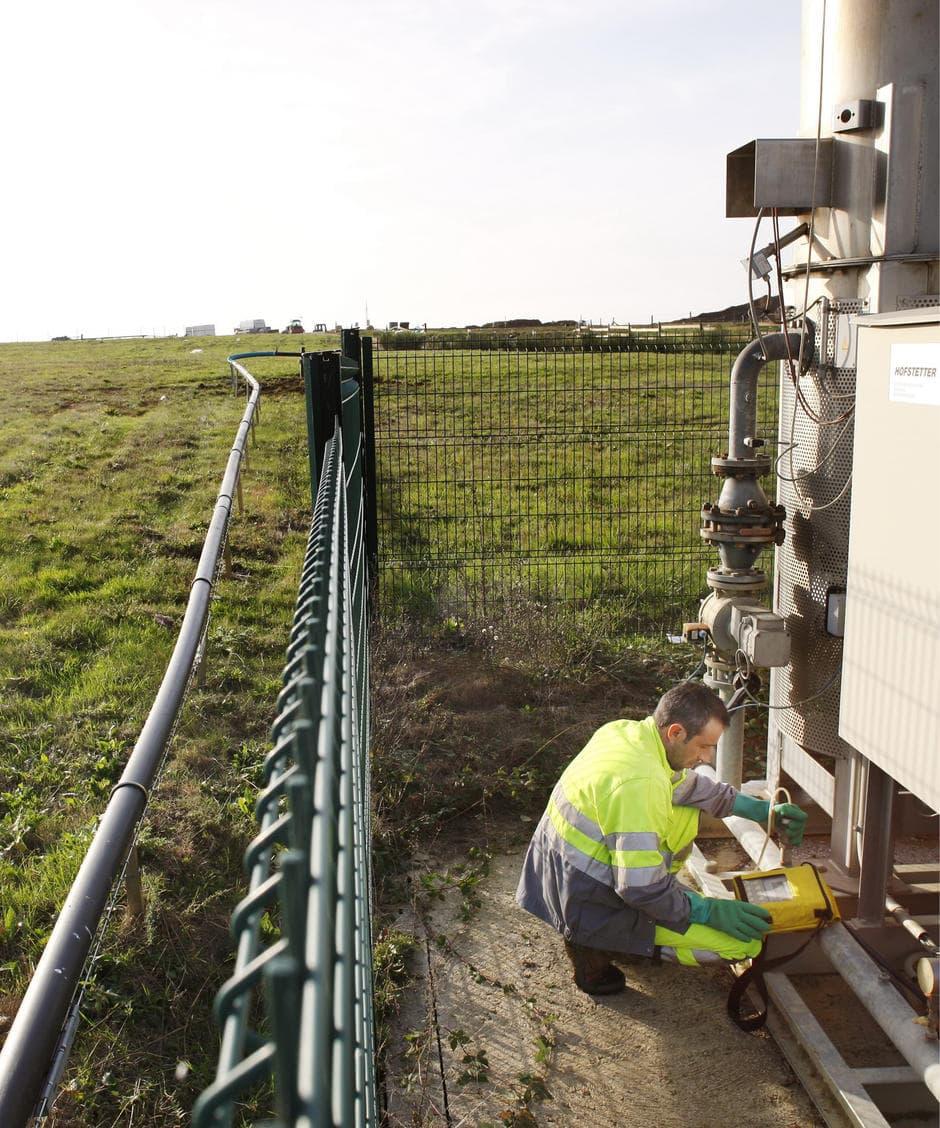 Sur le site de Gizay, le biogaz produit grâce à la fermentation des déchets est utilisé pour générer de l'électricité.